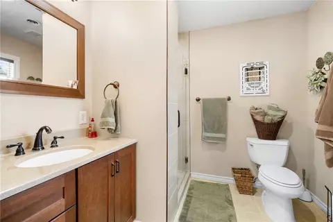 Bath - 800 Esther Blvd, Bryan, TX 77802 photo 4 of 4