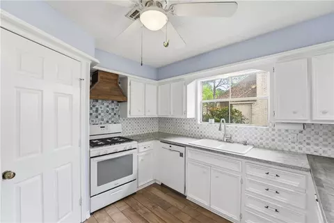 Kitchen - 22338 Wetherburn Ln, Katy, TX 77449 photo 2 of 3