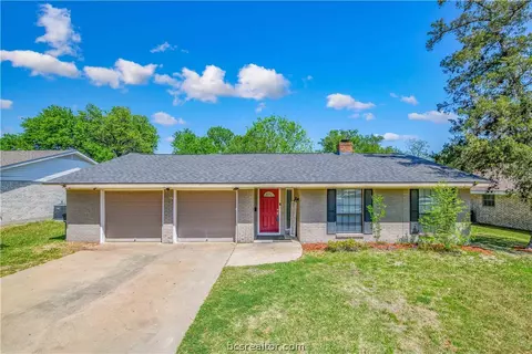1905 Carter Creek Pkwy, Bryan, TX 77802