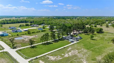 1152 Mcnutt Rd, Franklin, TX 77856