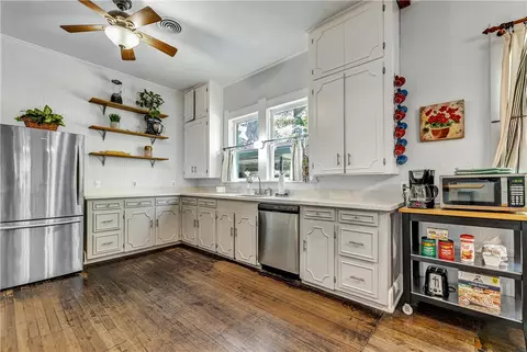 Kitchen - 509 E 30th St, Bryan, TX 77803 photo 4 of 4