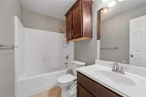 Bath - 1700 Kingsgate Dr, Bryan, TX 77807 photo 2 of 2