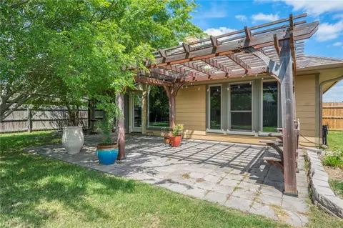 Exterior - 1700 Kingsgate Dr, Bryan, TX 77807 photo 2 of 2