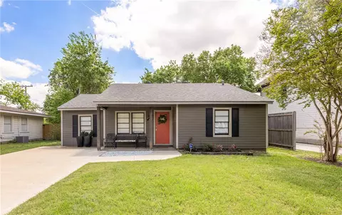 102 Moss St, College Station, TX 77840