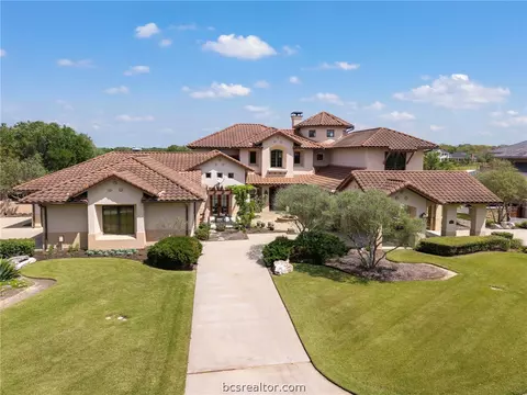 4714 Heron Lakes Cir, Bryan, TX 77802