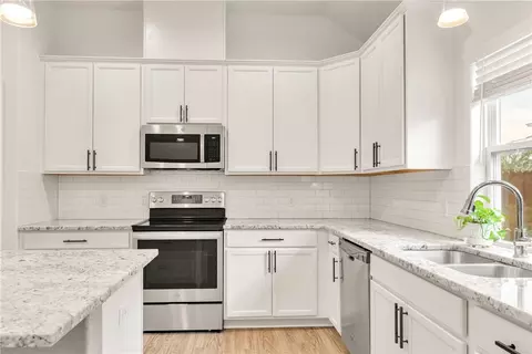 Kitchen - 1907 Cambria Dr, Bryan, TX 77807 photo 3 of 4