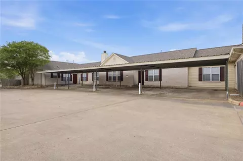 622 Holleman Dr, College Station, TX 77840