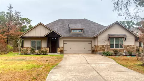 17293 Cedar Rock Ct, College Station, TX 77845