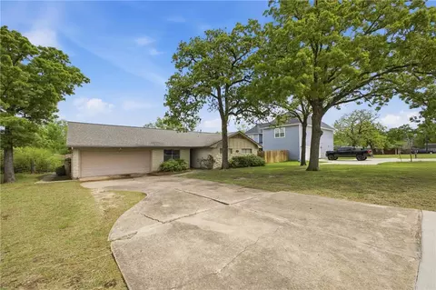 1221 Berkeley St, College Station, TX 77840