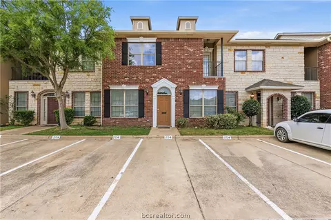 204 Forest Dr, College Station, TX 77840
