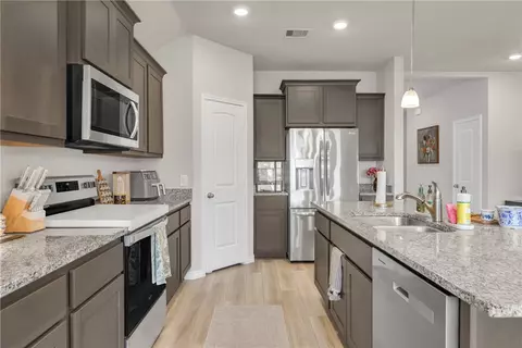 Kitchen - 2016 Chief St, Bryan, TX 77807 photo 3 of 4