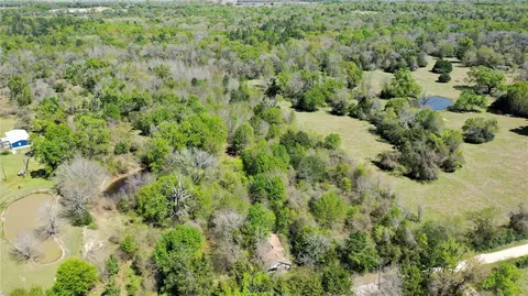 9779 Newport Ln, Midway, TX 75852