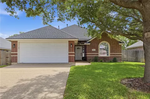 8414 Lauren Dr, College Station, TX 77845