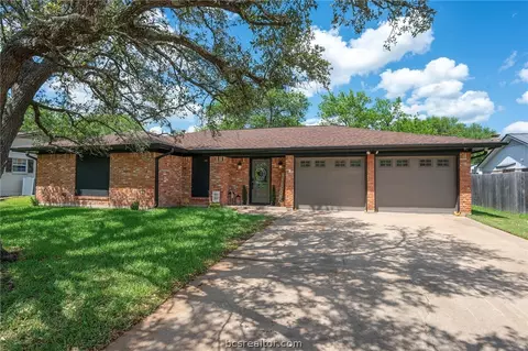 Exterior - 2305 Hillside Dr, Bryan, TX 77802 photo 2 of 6
