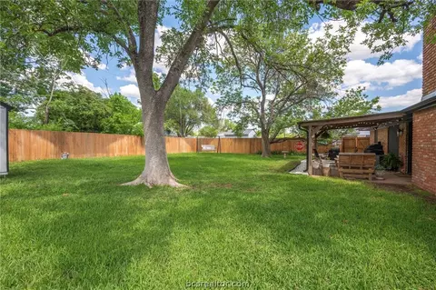 Exterior - 2305 Hillside Dr, Bryan, TX 77802 photo 6 of 6