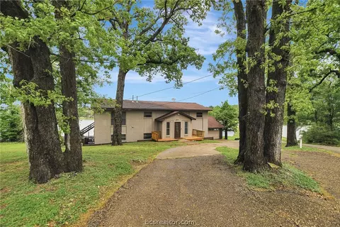 571 Lakeview Cir, Hilltop Lakes, TX 77871