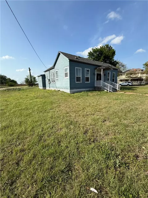507 E Logan St, Calvert, TX 77837