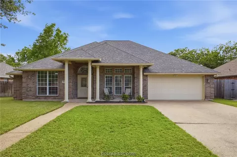 3714 Bridle Trails Ct, College Station, TX 77845