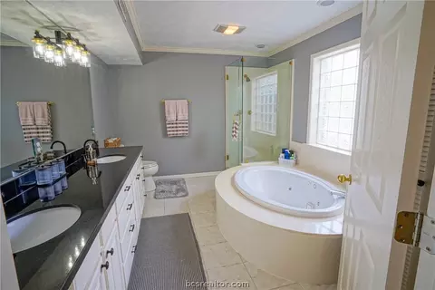 Bath - 3505 Spring Ln, Bryan, TX 77802 photo 1 of 4
