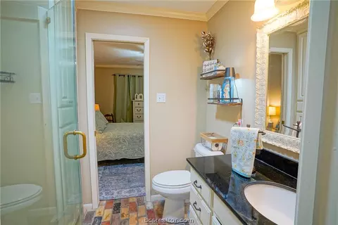 Bath - 3505 Spring Ln, Bryan, TX 77802 photo 3 of 4