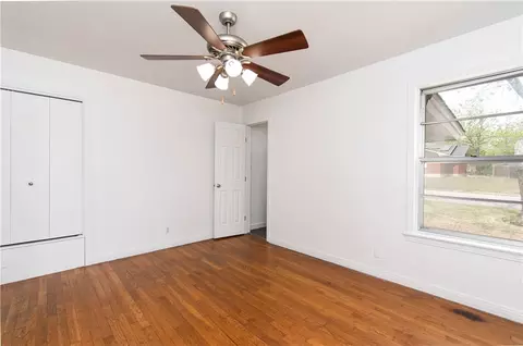 301 E Walker Ave, Temple, TX 76501 photo 9