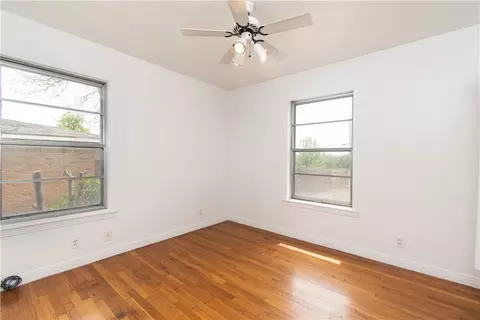 301 E Walker Ave, Temple, TX 76501 photo 2