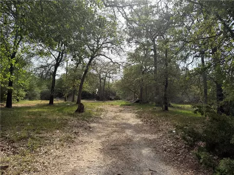 3298 W Pin Oak Ln, Caldwell, TX 77836