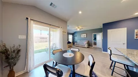 Entry Way - 6021 Toby Bnd, Bryan, TX 77807 photo 4 of 9
