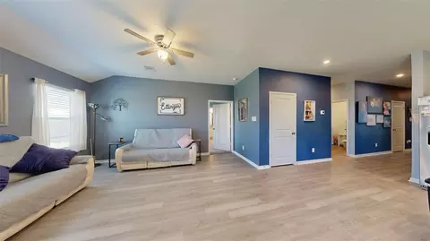 Entry Way - 6021 Toby Bnd, Bryan, TX 77807 photo 5 of 9