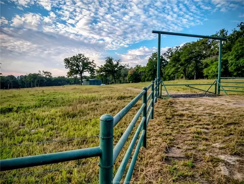 5997 County Road 308, Caldwell, TX 77836
