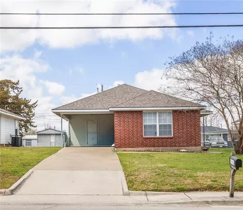 1011 W 17th St, Bryan, TX 77803