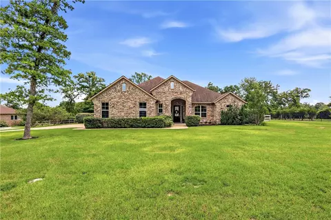10096 Lancaster Dr, Iola, TX 77861