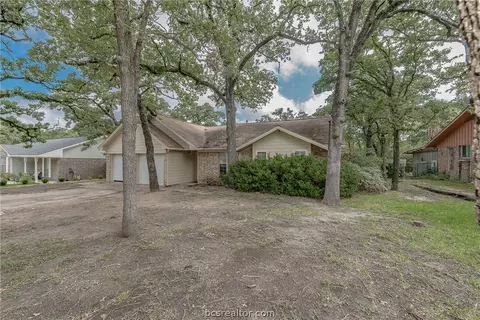 1111 Westover St, College Station, TX 77840
