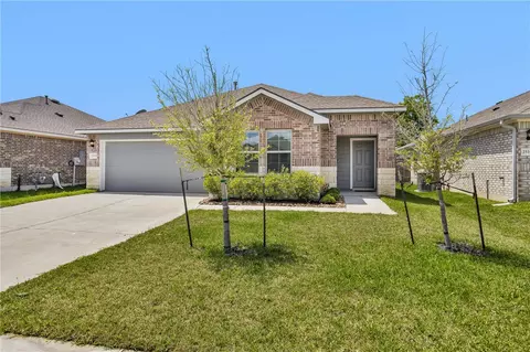 2518 River Way Dr, Navasota, TX 77868