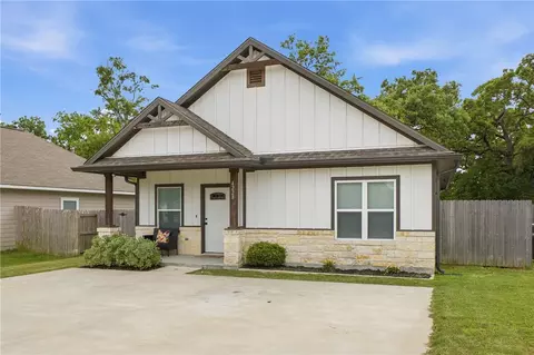 4228 Old Hearne Rd, Bryan, TX 77803