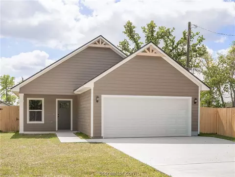 905 W Virginia St # B, Navasota, TX 77868