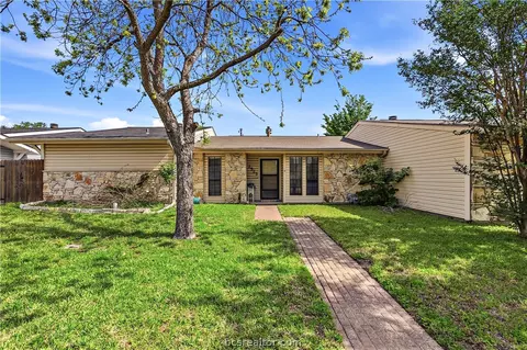 2523 Longmire Dr, College Station, TX 77845