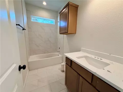 Bath - 3046 Teller Dr, Bryan, TX 77808 photo 3 of 3