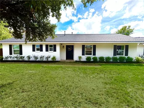 1012 Winding Rd, College Station, TX 77840