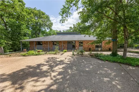 2604 Faulkner Dr, College Station, TX 77845