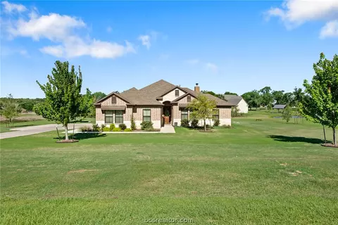 9695 Durham Rd, Iola, TX 77861