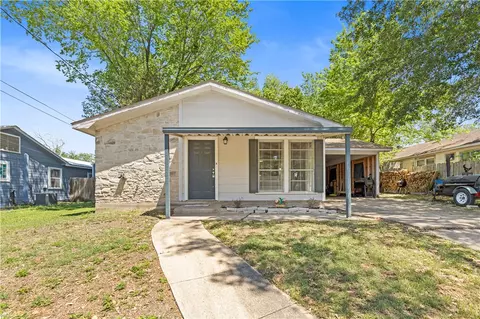 508 Victoria Ave, Navasota, TX 77868
