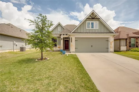 2120 Markley Dr, Bryan, TX 77807