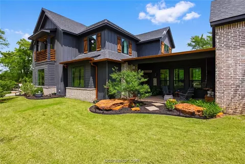 215 Woodforest Ln, Franklin, TX 77856