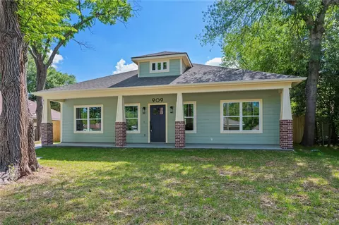 909 E 26th, Bryan, TX 77803