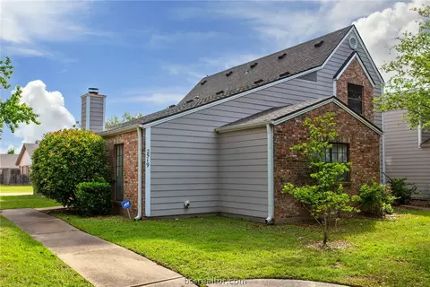 2519 Cross Timbers Dr, College Station, TX 77840