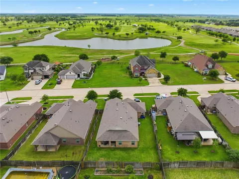 2018 Eagle View Dr, Navasota, TX 77868