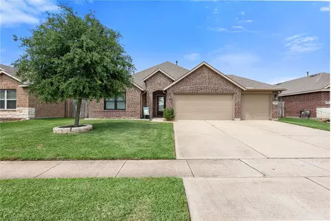2018 Eagle View Dr, Navasota, TX 77868