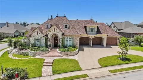 5206 Flint Hills Dr, College Station, TX 77845