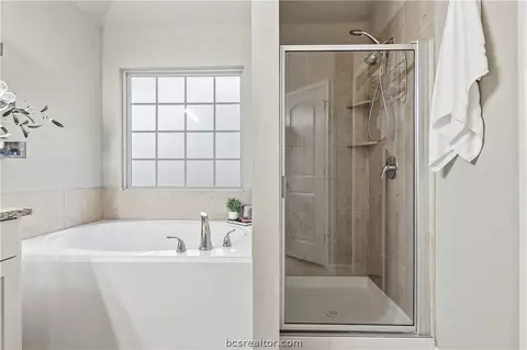 Bath - 3047 Positano Loop, Bryan, TX 77808 photo 2 of 3